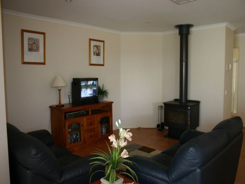 9 Parklands Place, Morwell VIC 3840