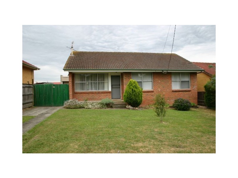 9 McInnes Crescent, Churchill VIC 3842