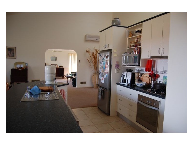 14 Manor Rise, Morwell VIC 3840