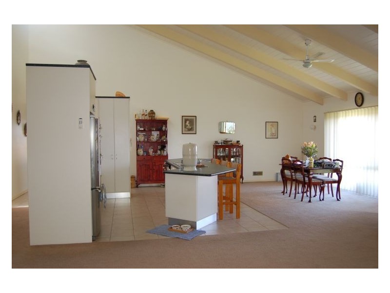 14 Manor Rise, Morwell VIC 3840