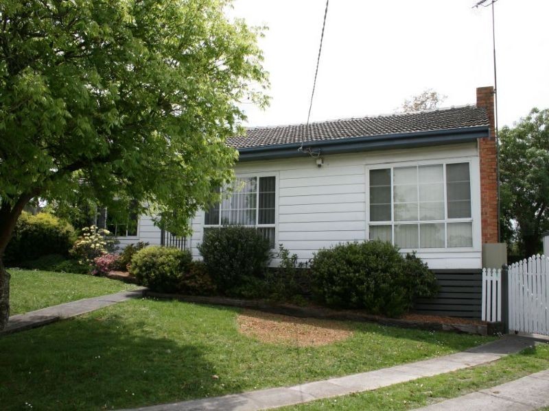 11 Laburnum Street, Morwell VIC 3840