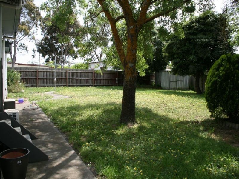 11 Laburnum Street, Morwell VIC 3840