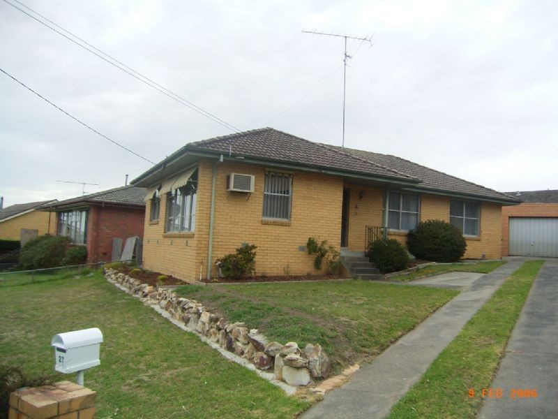 27 Heesom Crescent, Churchill VIC 3842