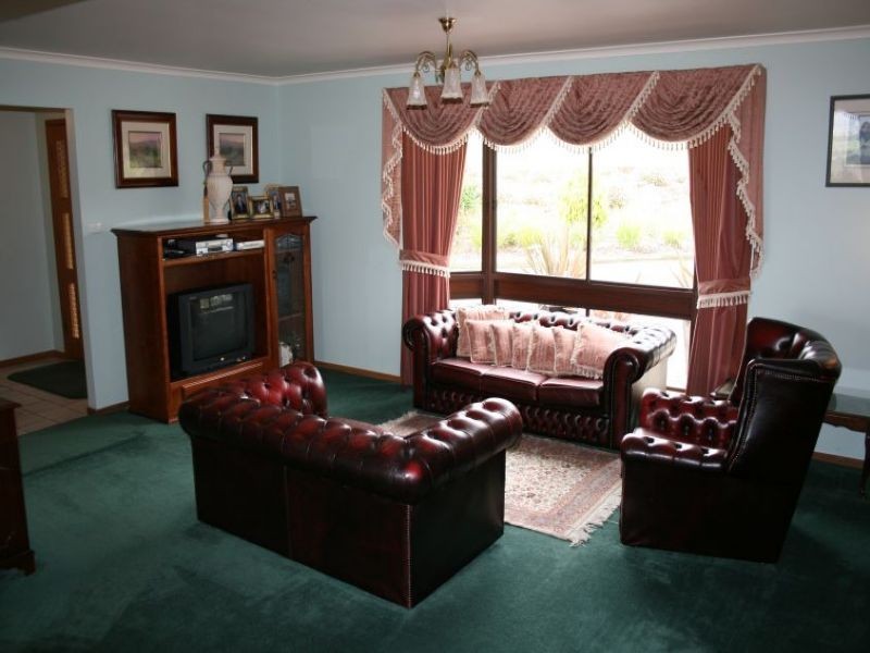 135 Rickards Drive, Churchill VIC 3842