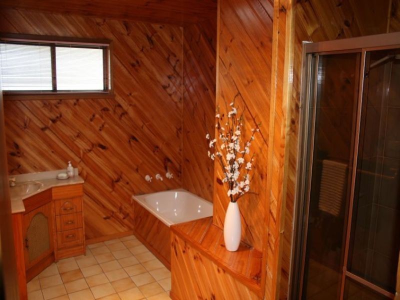 135 Rickards Drive, Churchill VIC 3842