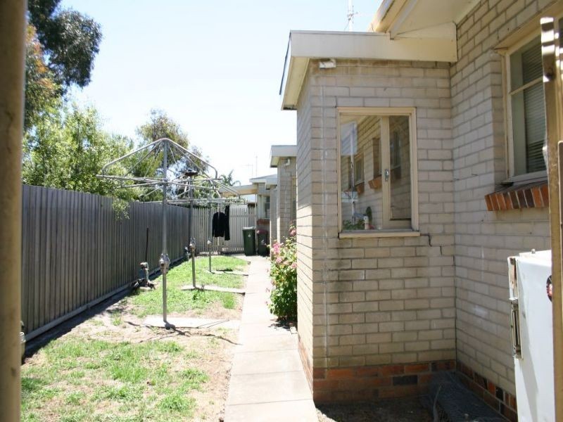 1-4/172 Buckley Street, Morwell VIC 3840
