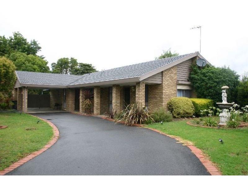 4 Willow Court, Morwell VIC 3840