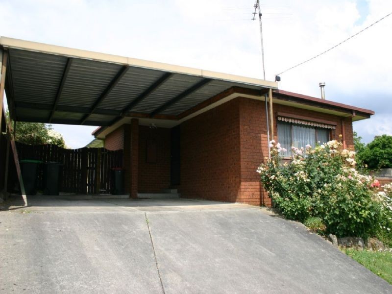 6 Quigley Crescent, Churchill VIC 3842