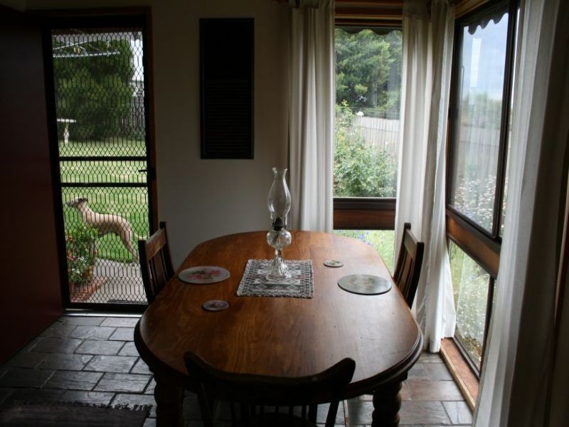 1 Sheoke Grove, Churchill VIC 3842