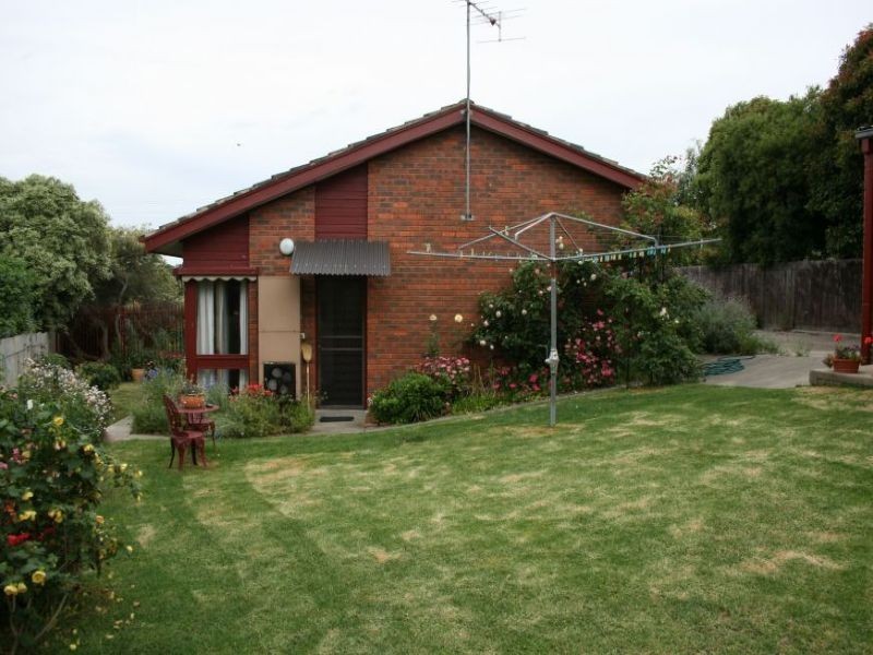 1 Sheoke Grove, Churchill VIC 3842