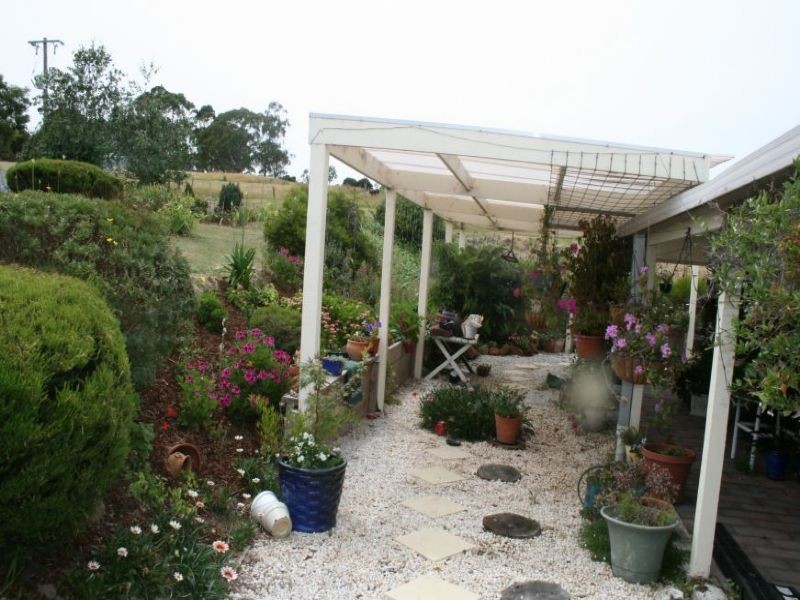 15 Blue Teal Road, Hazelwood North VIC 3840