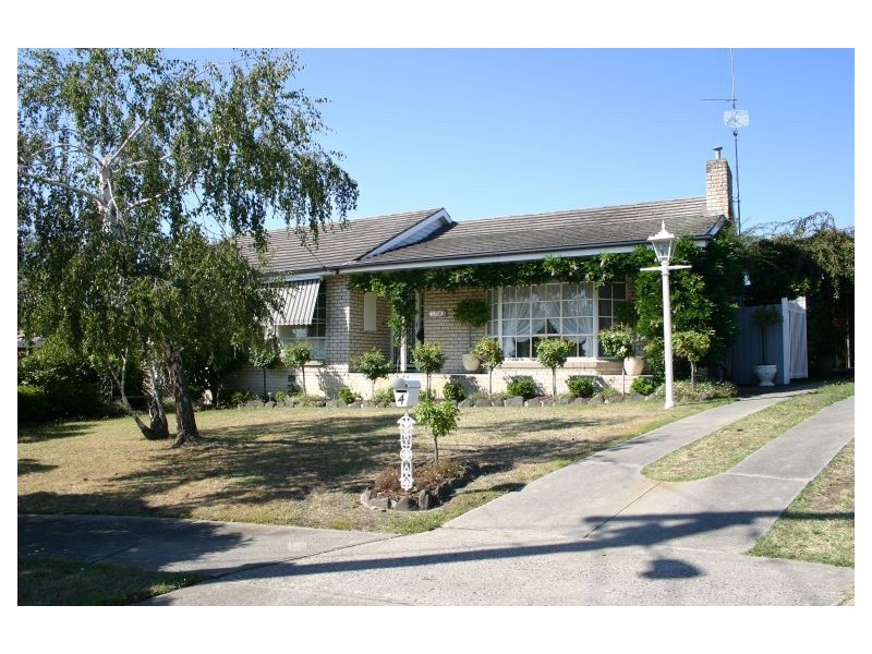 4 Bond Court, Churchill VIC 3842
