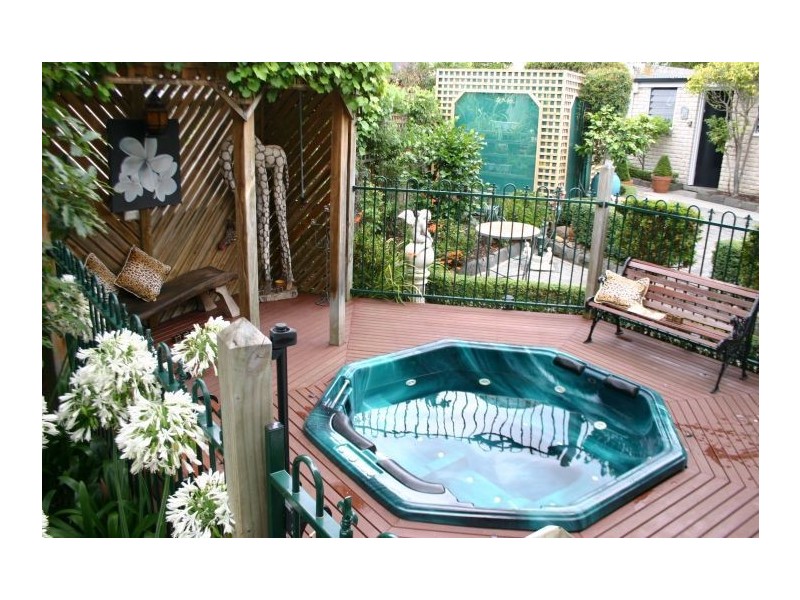 4 Bond Court, Churchill VIC 3842