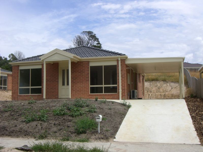28 Ikara Way, Churchill VIC 3842