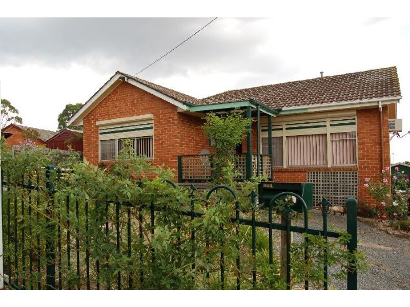 15 Heesom Crescent, Churchill VIC 3842