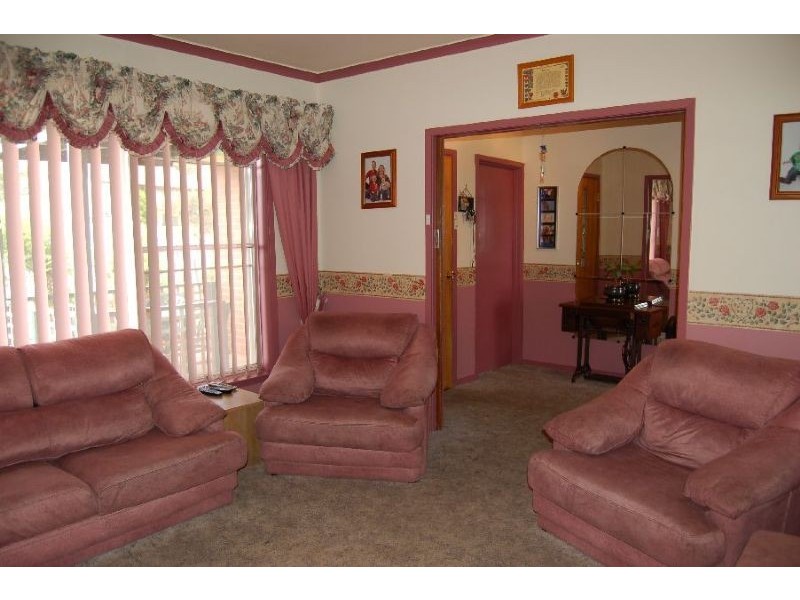 15 Heesom Crescent, Churchill VIC 3842