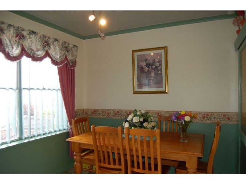 15 Heesom Crescent, Churchill VIC 3842