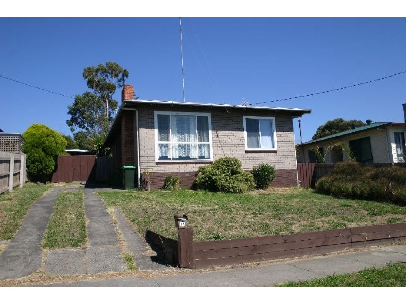 17 Evans Street, Morwell VIC 3840
