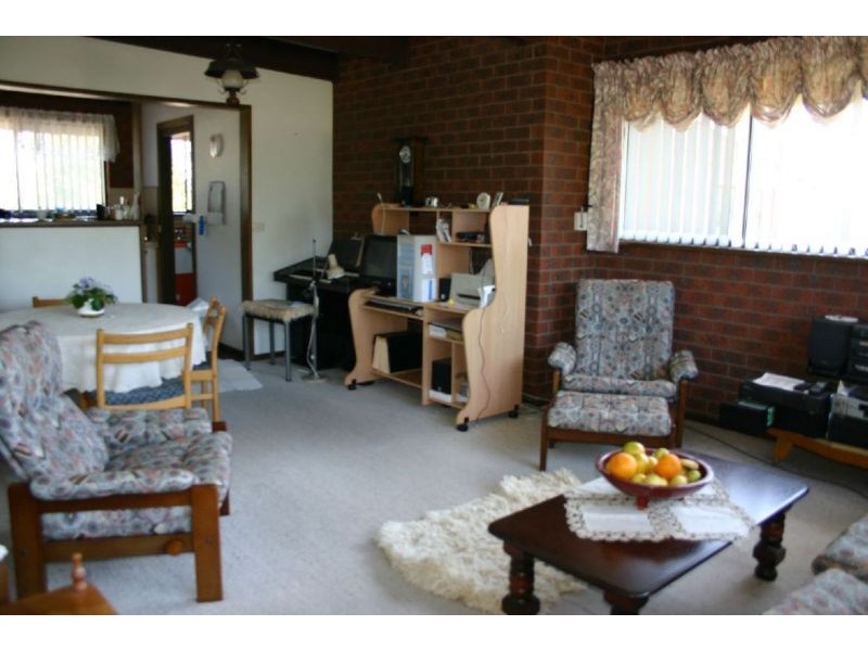 10 Maitland Road, Hazelwood North VIC 3840