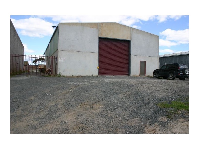 24 Chickerell Street, Morwell VIC 3840