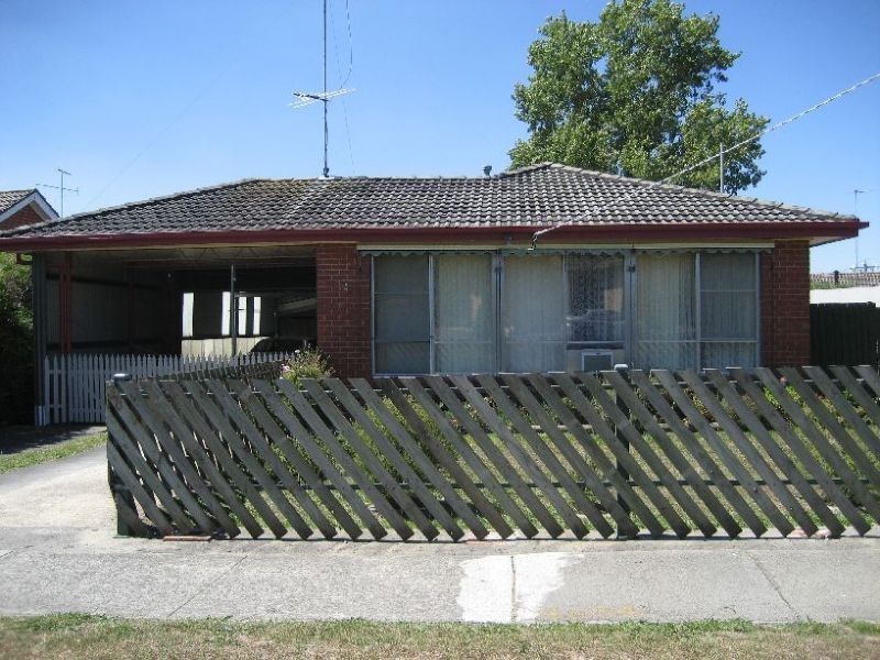 38 Howard Avenue, Churchill VIC 3842