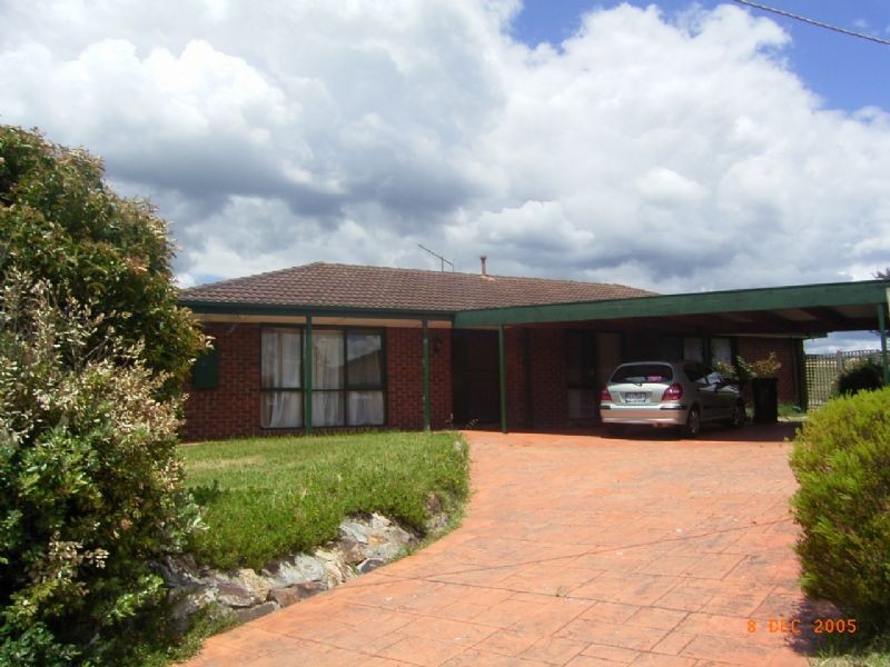 13 Canterbury Way, Churchill VIC 3842
