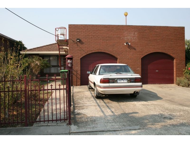 41 Auchterlonie, Churchill VIC 3842