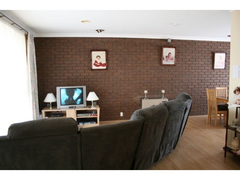 41 Auchterlonie, Churchill VIC 3842