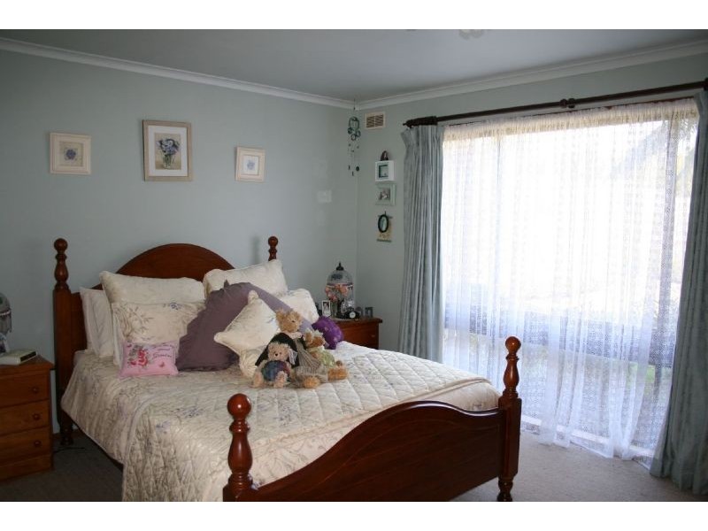 41 Auchterlonie, Churchill VIC 3842