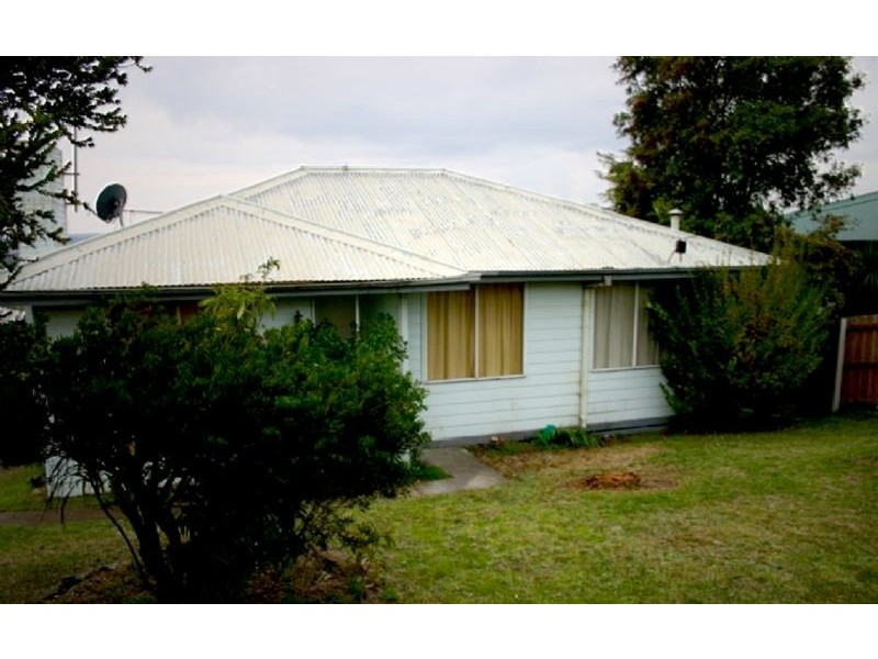 18 Hunt, Morwell VIC 3840