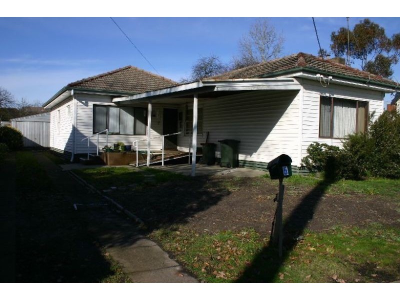 5 Charles Court, Morwell VIC 3840