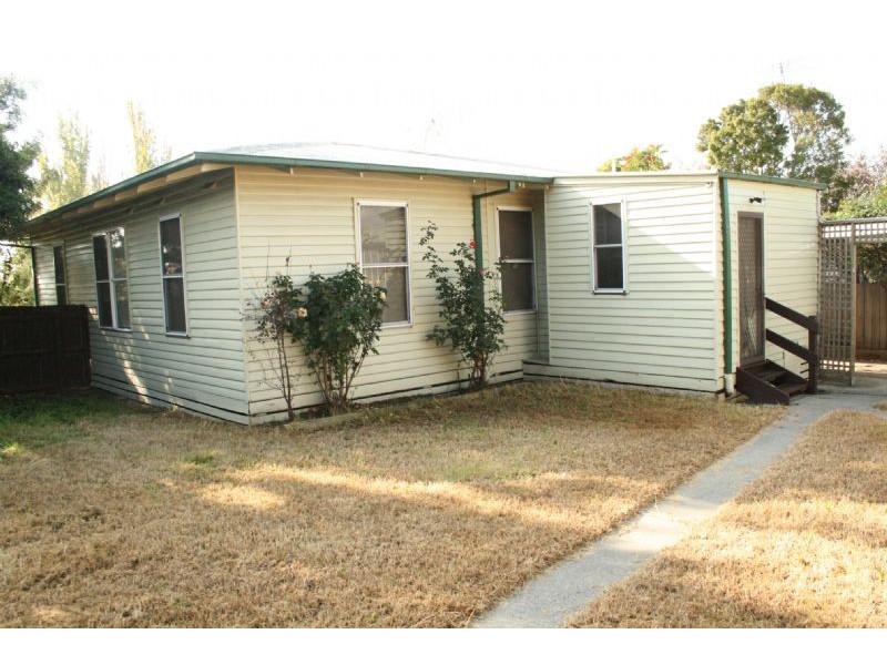 20 BUNA STREET, Morwell VIC 3840