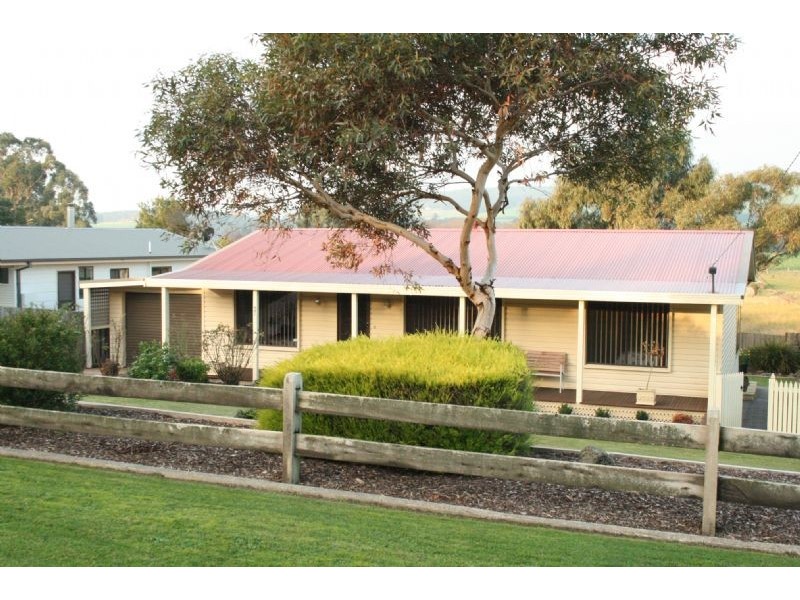 37 Penaluna Street, Boolarra VIC 3870