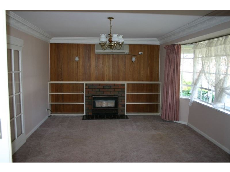 11 Walker Parade, Churchill VIC 3842