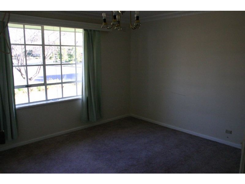 11 Walker Parade, Churchill VIC 3842