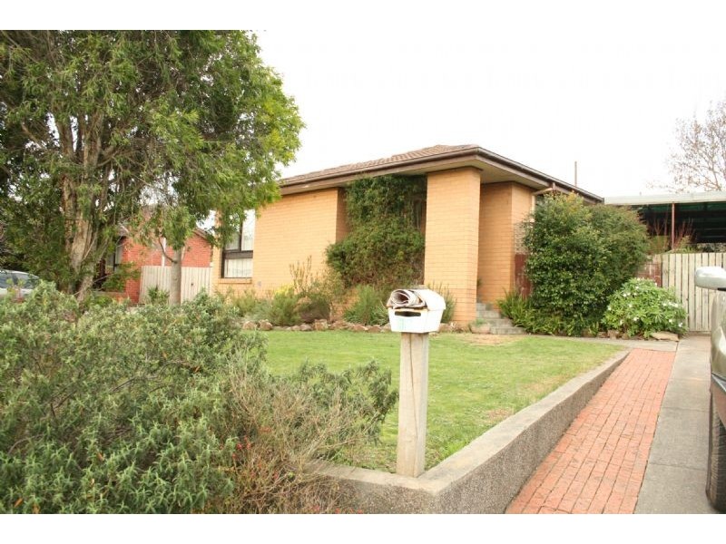 32 Maple Crescent, Churchill VIC 3842