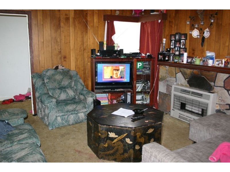 32 HOPETOUN AVENUE, Morwell VIC 3840