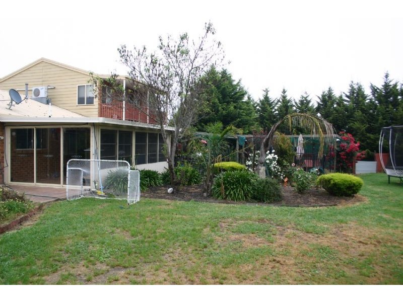 10 Rustic Crescent, Churchill VIC 3842