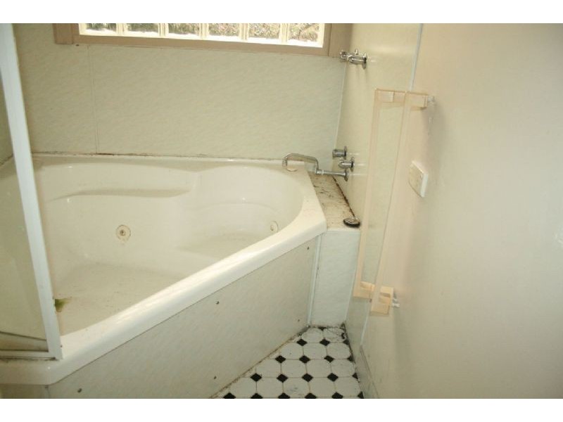 64 Churchill Road, Morwell VIC 3840