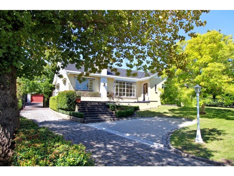 16 GRANYA GROVE, Morwell VIC 3840