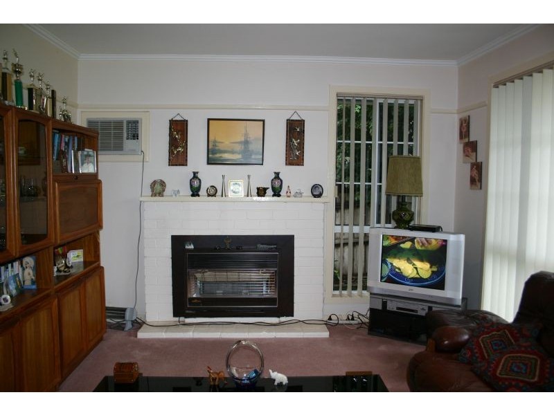 68 Robertson, Morwell VIC 3840