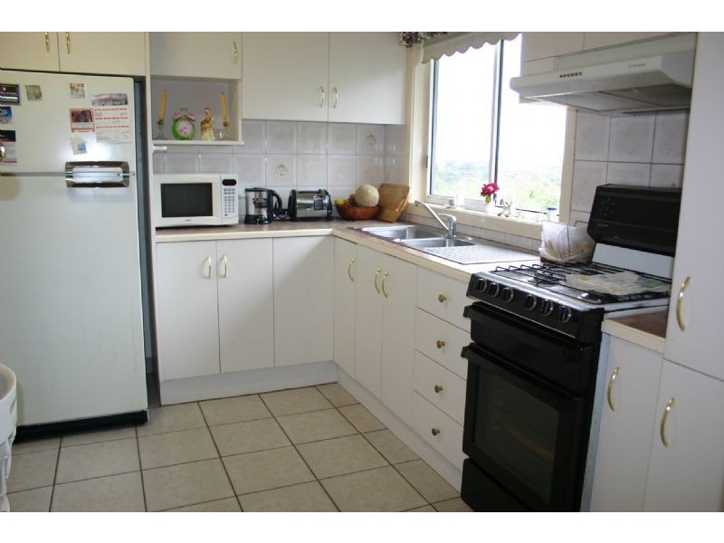 68 Robertson, Morwell VIC 3840