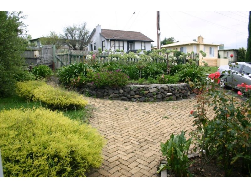 68 Robertson, Morwell VIC 3840