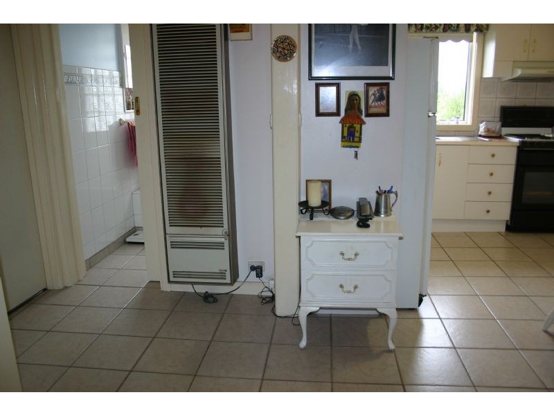 68 Robertson, Morwell VIC 3840