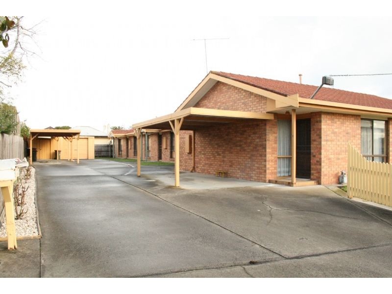 1-3/15 Sinclair Avenue, Morwell VIC 3840