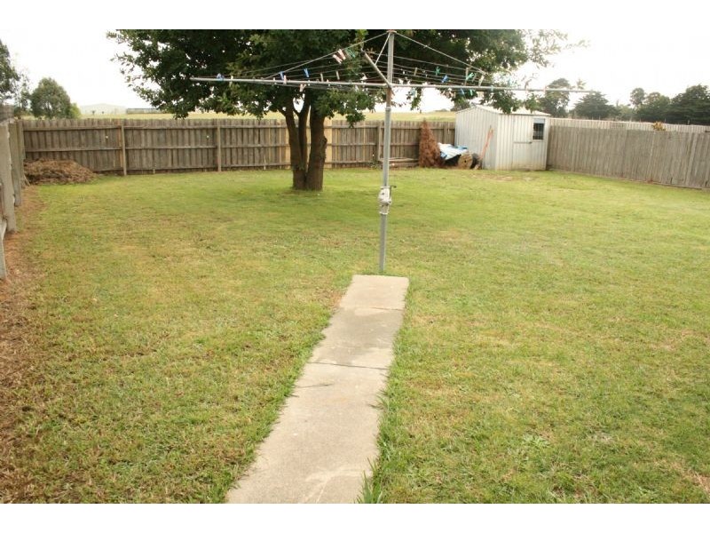 56 Bellarine Circuit, Morwell VIC 3840