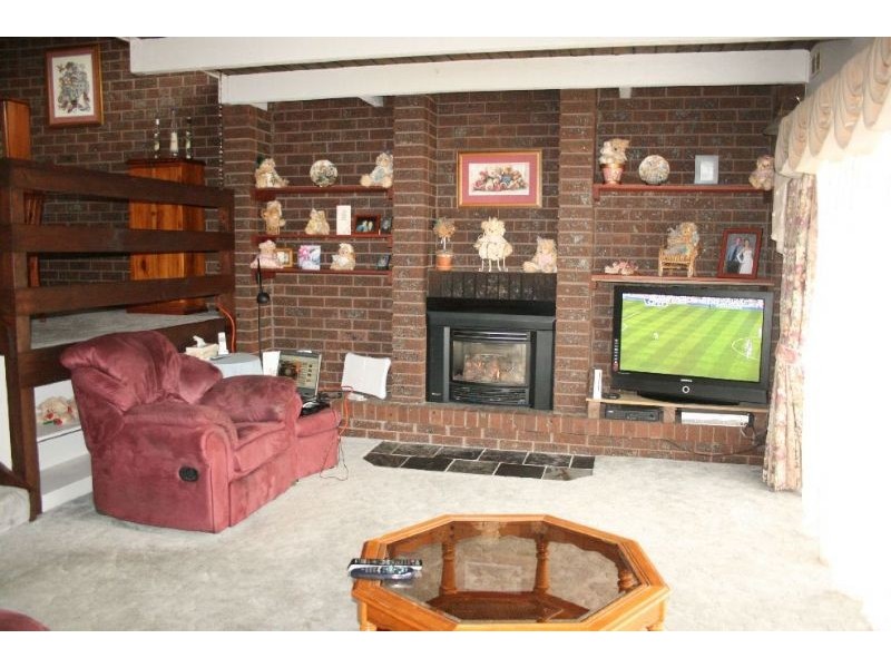 35 Quigley Crescent, Churchill VIC 3842