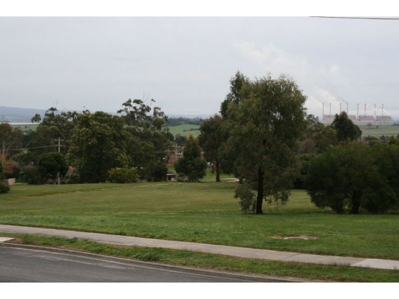 35 Quigley Crescent, Churchill VIC 3842