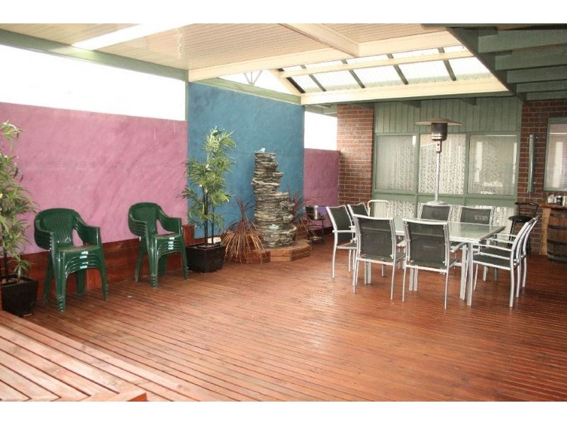 35 Quigley Crescent, Churchill VIC 3842