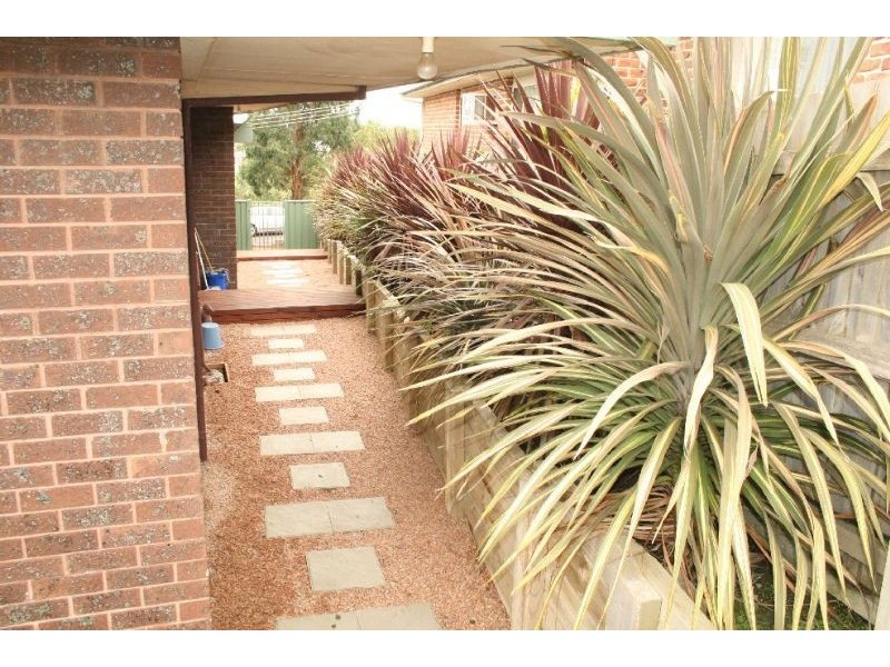 35 Quigley Crescent, Churchill VIC 3842